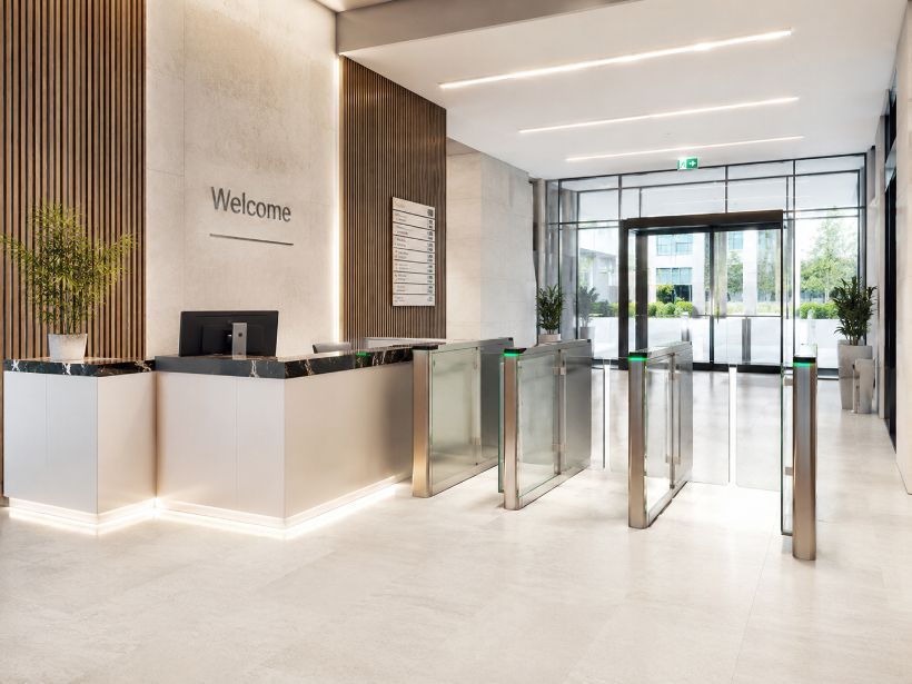 Managed commercial building entrance with access control in the City of London